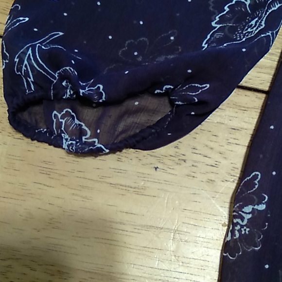 Women's top - Picture 3 of 5